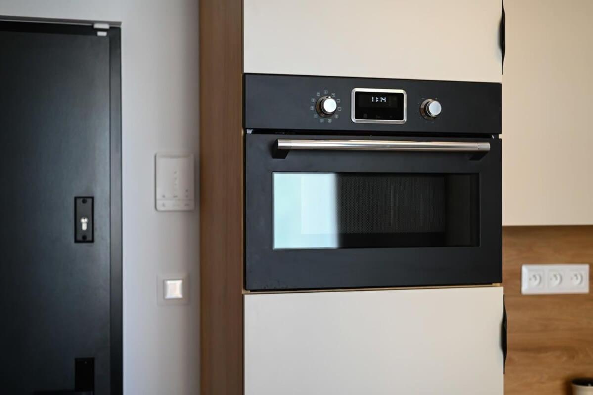 City Center Studio - Comfy & Modern Bratislava Extérieur photo