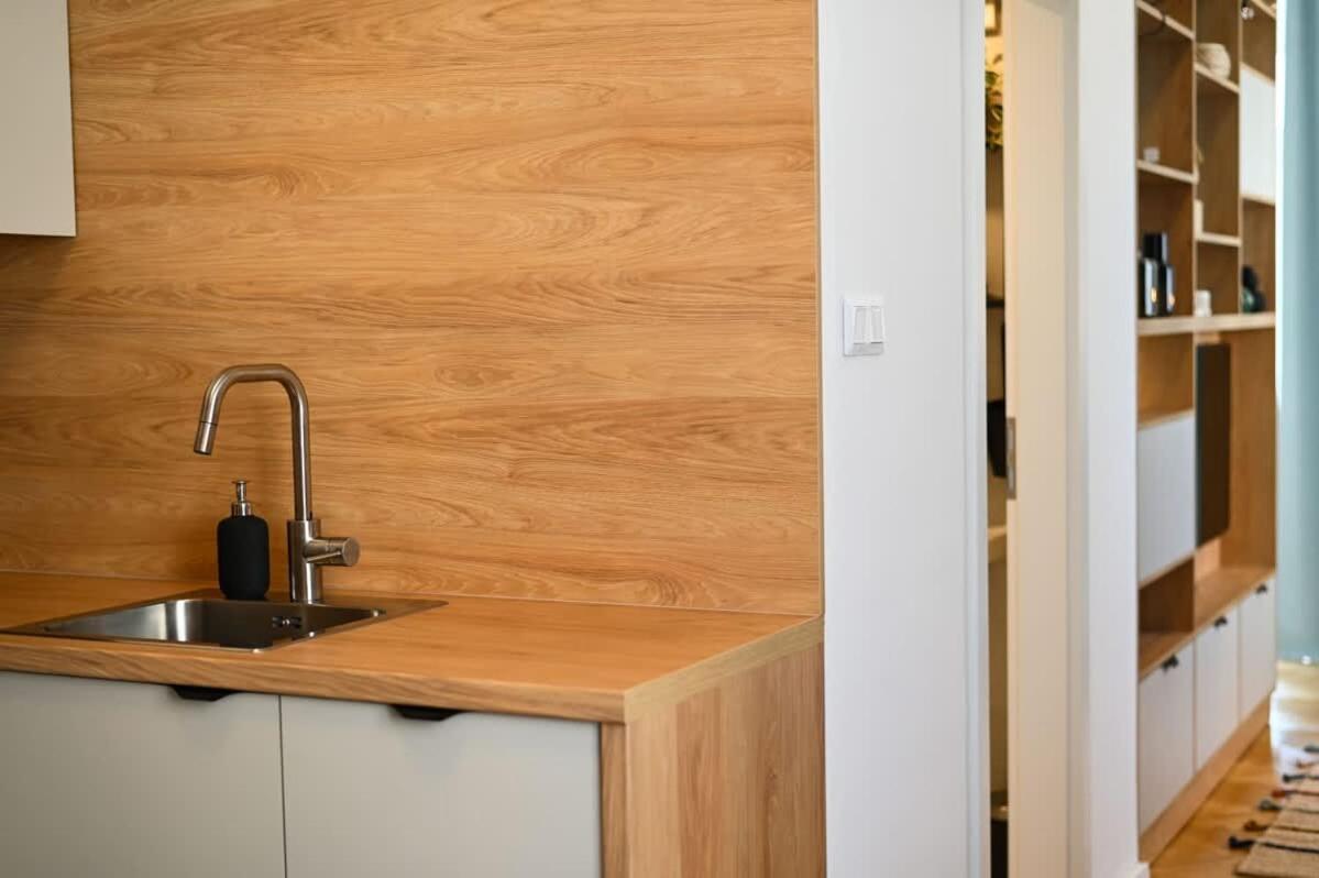 City Center Studio - Comfy & Modern Bratislava Extérieur photo
