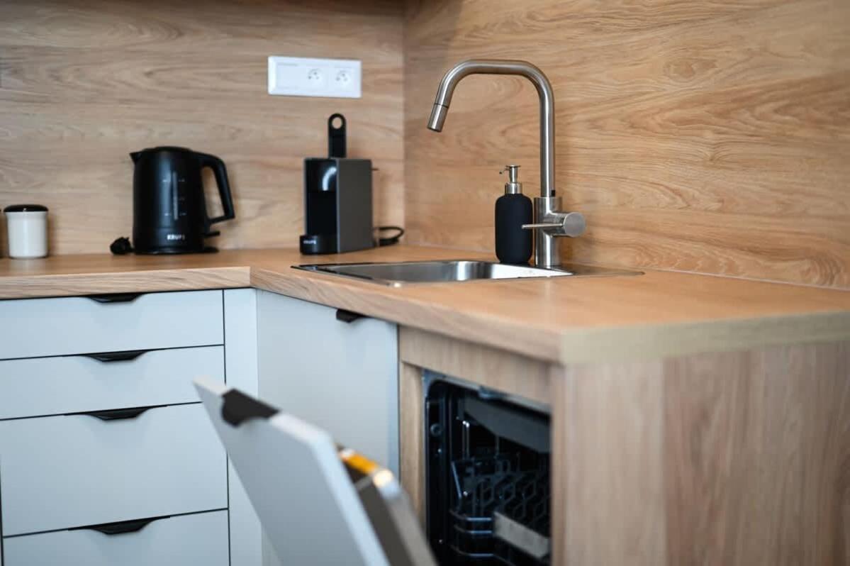 City Center Studio - Comfy & Modern Bratislava Extérieur photo