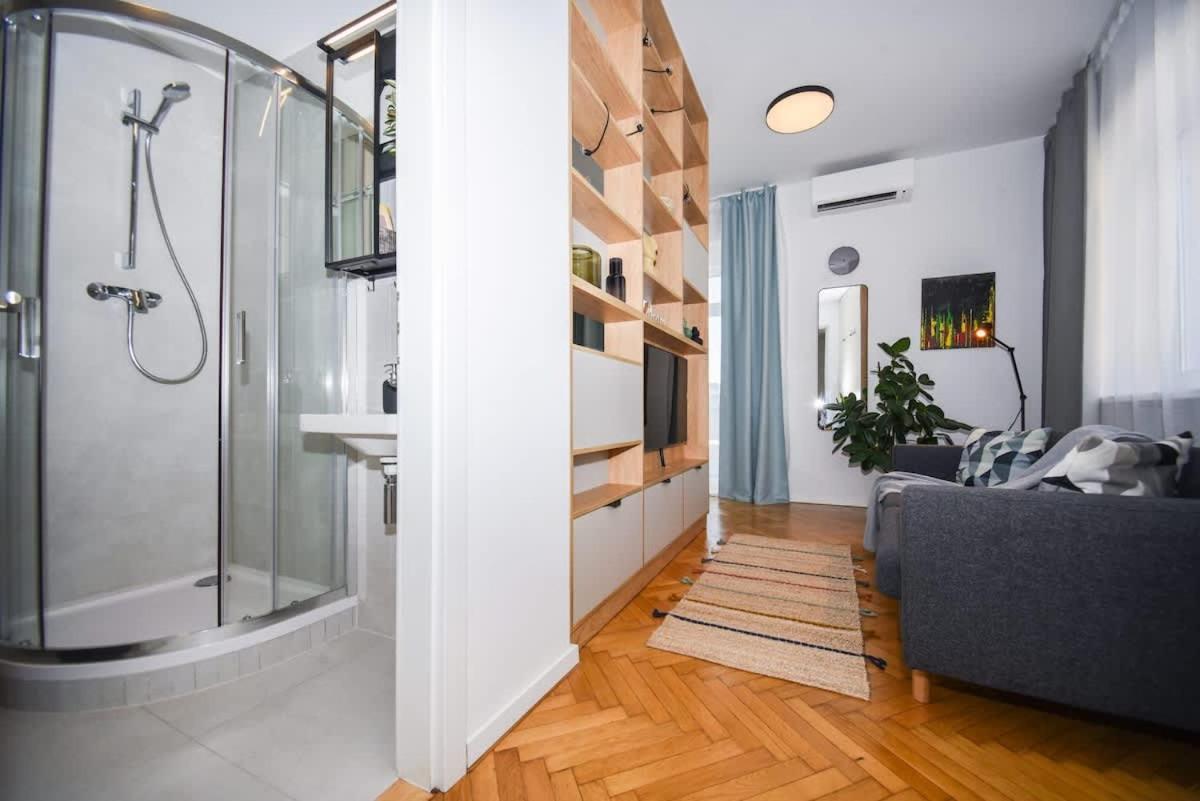 City Center Studio - Comfy & Modern Bratislava Extérieur photo