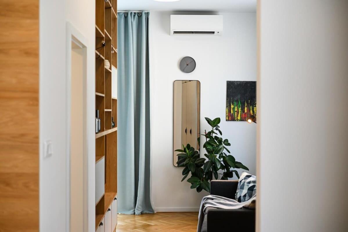 City Center Studio - Comfy & Modern Bratislava Extérieur photo