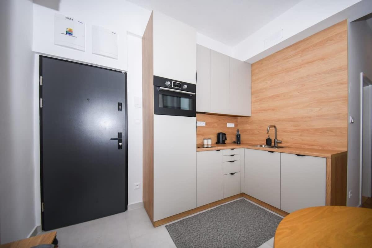 City Center Studio - Comfy & Modern Bratislava Extérieur photo