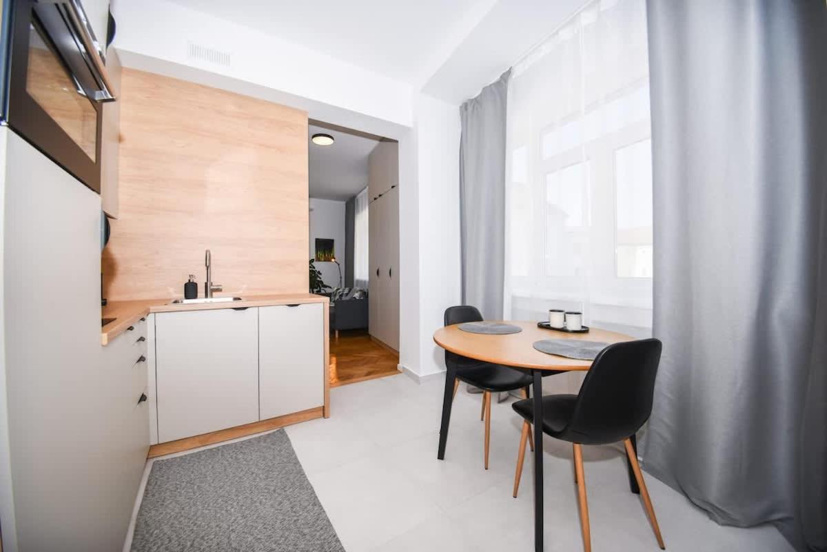City Center Studio - Comfy & Modern Bratislava Extérieur photo