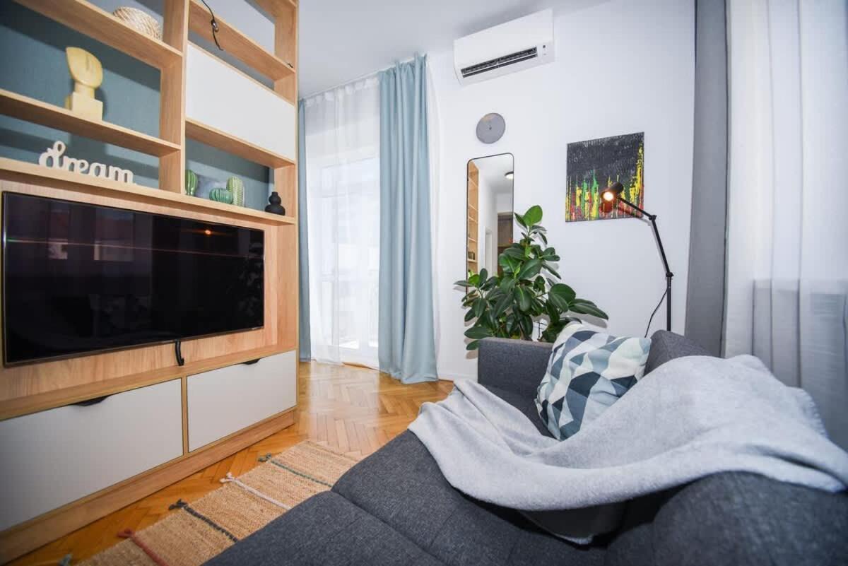 City Center Studio - Comfy & Modern Bratislava Extérieur photo